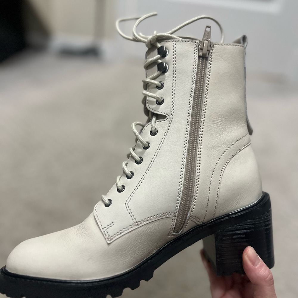 Seychelles- Irresistible, off-white lace up boot . NEW w box
